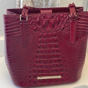 Red Brahmin bag size medium